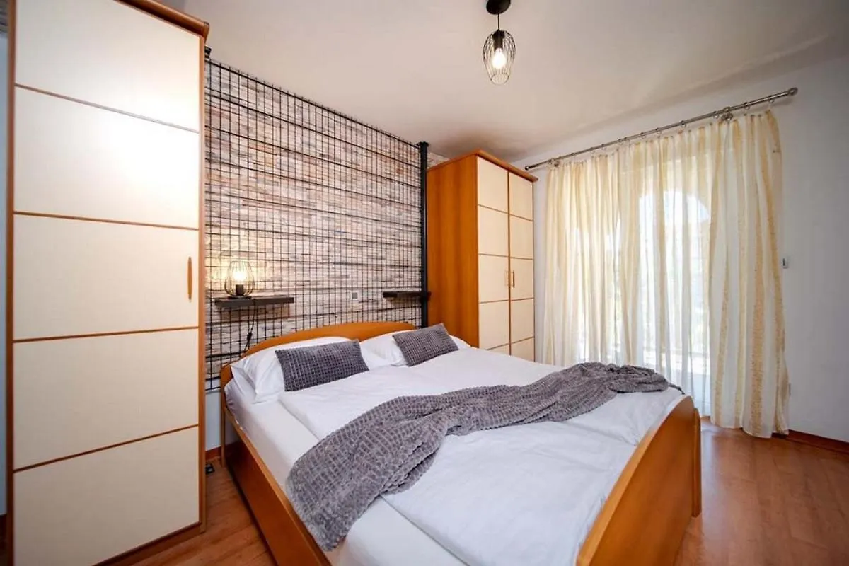 Apartments For Families With Children Lopar, Rab - 20692  Lopar