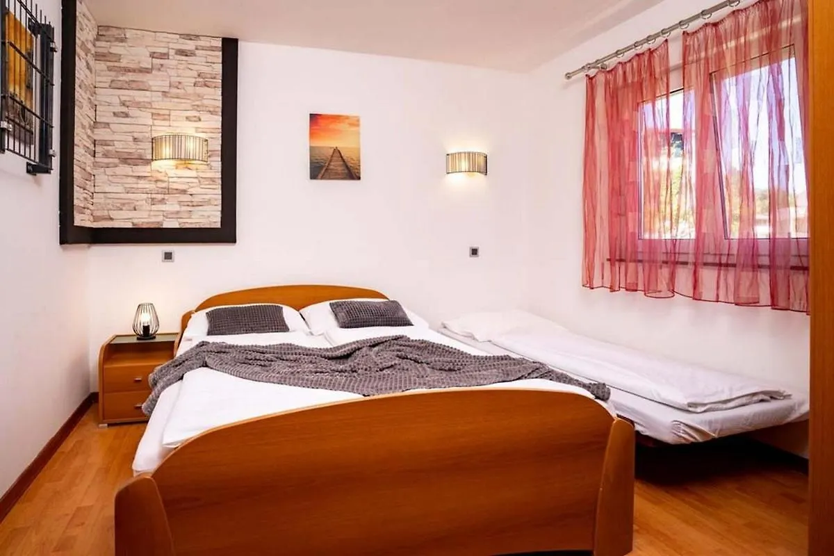Apartments For Families With Children Lopar, Rab - 20692
