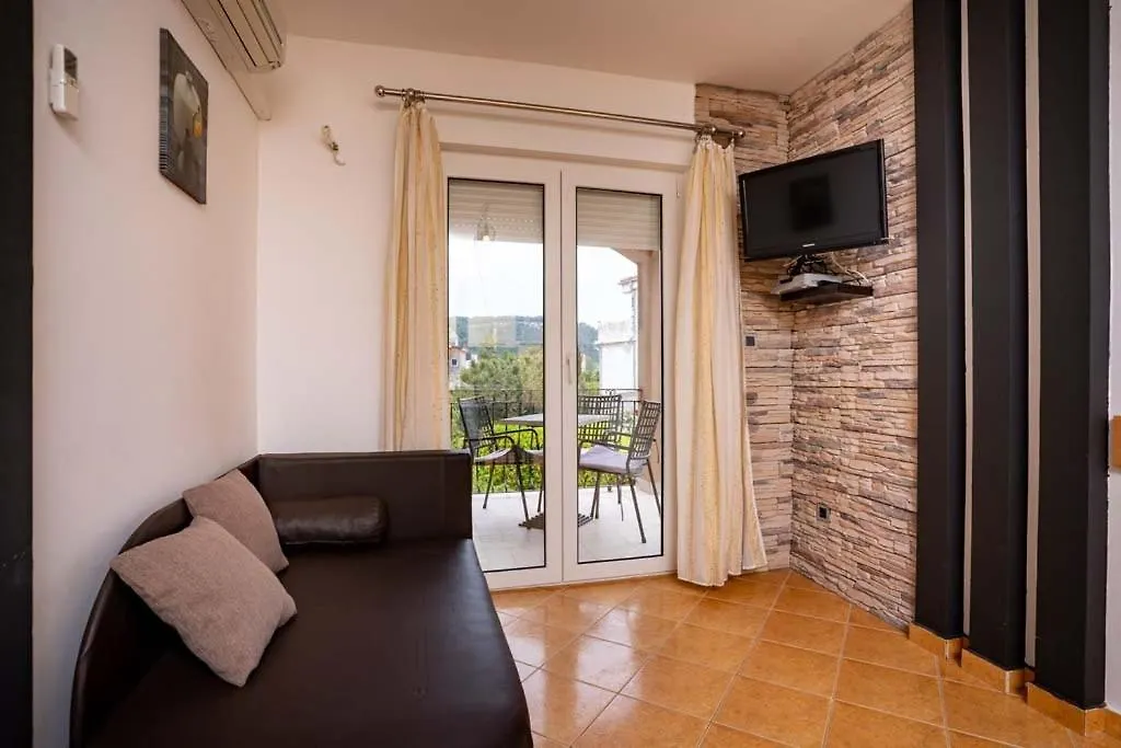Apartments For Families With Children Lopar, Rab - 20692  Lopar