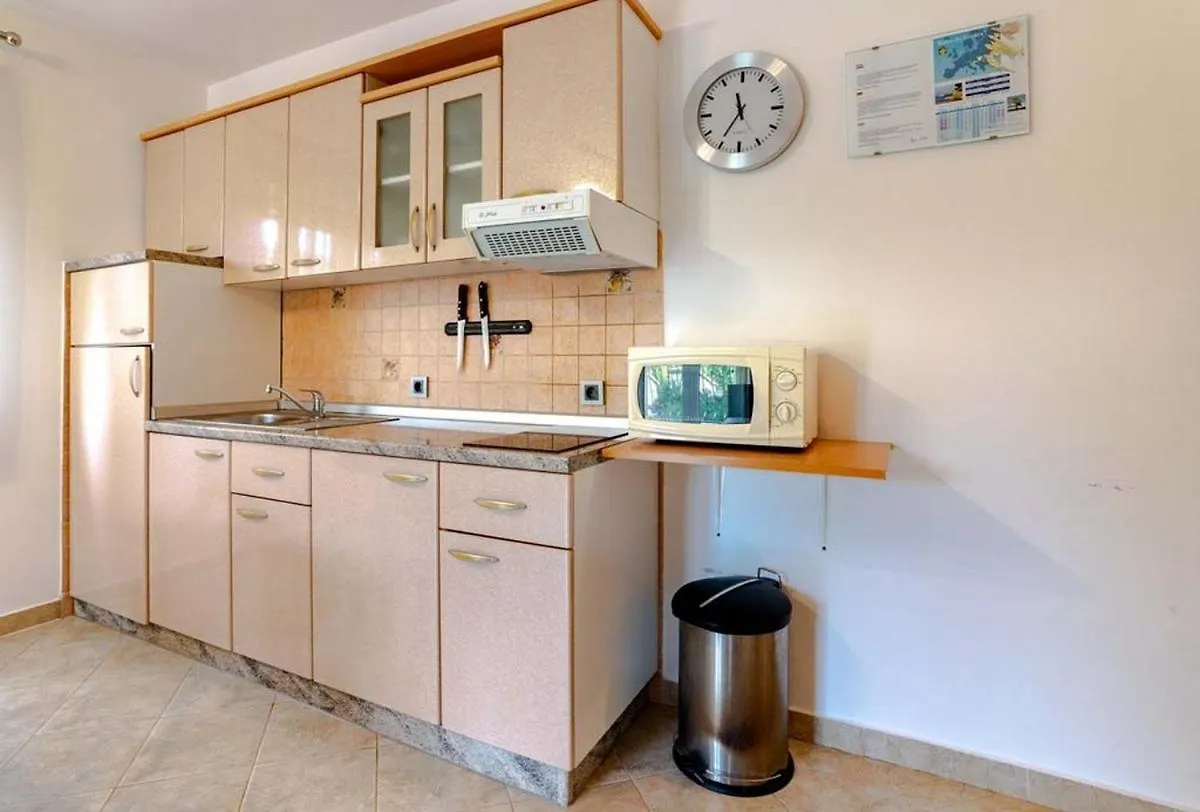 Apartments For Families With Children Lopar, Rab - 20692
