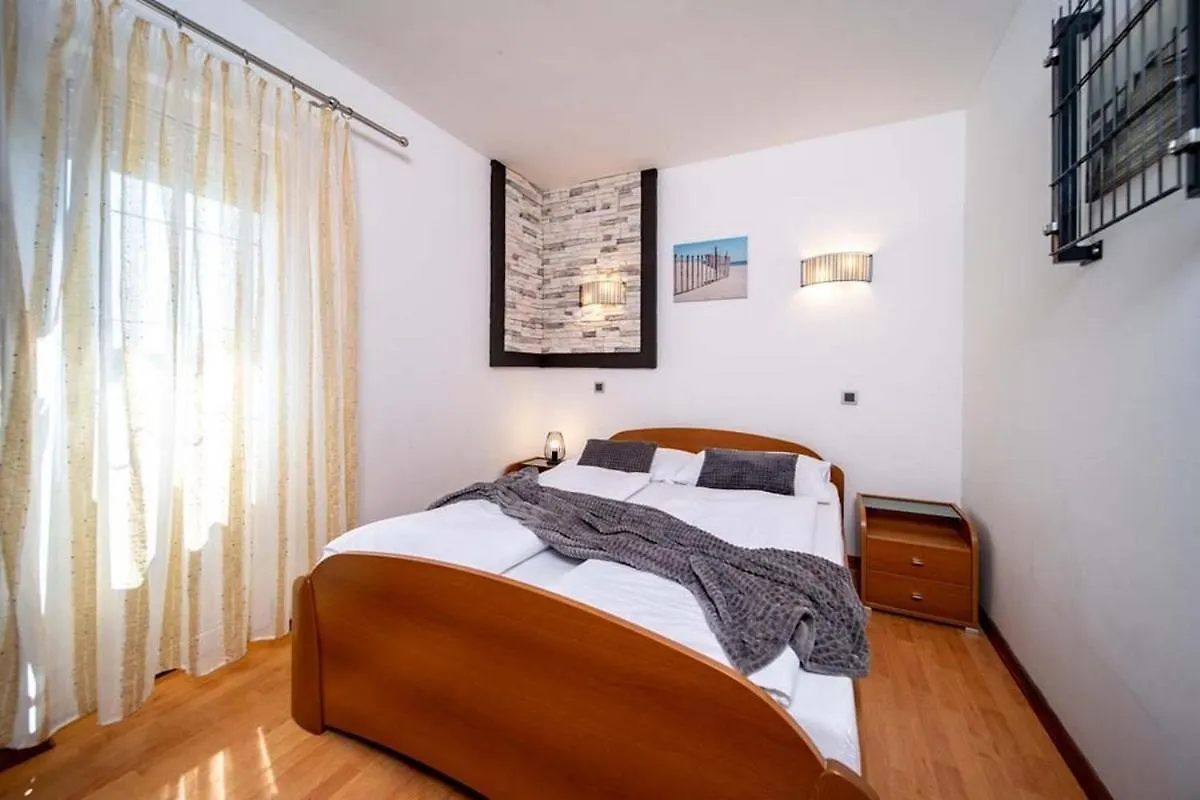 Apartments For Families With Children Lopar, Rab - 20692 Lopar