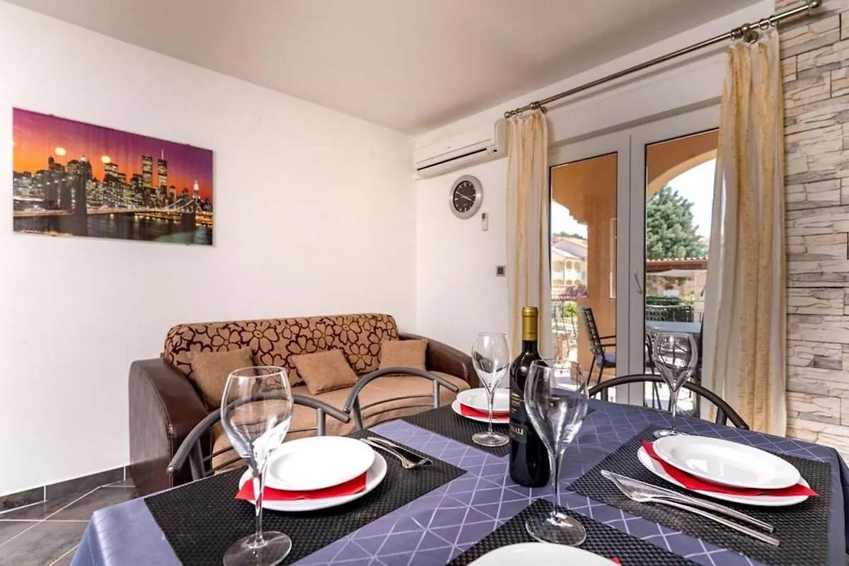 Apartments For Families With Children Lopar, Rab - 20692
